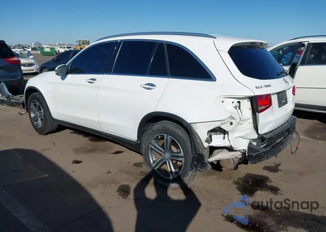 2016 Mercedes-Benz Glc 300 4Matic z USA, uszkodzony, nr VIN WDC0G4KB4GF088411